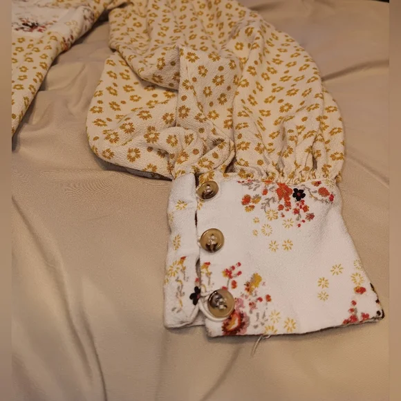 Kimchi Blue Babydoll Dress. Size Small! - Picture 3 of 4